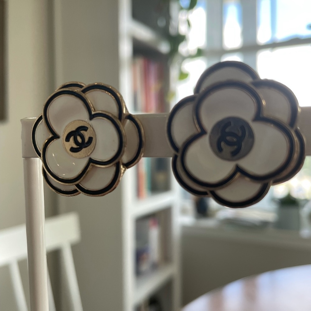 Hemingway and Hardy Flower Earrings with Chanel vintage button